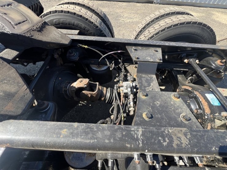 2020-peterbilt-579-image-24
