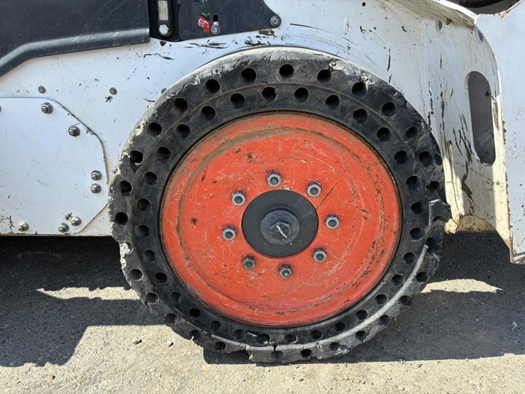 2021-bobcat-s64-image-9