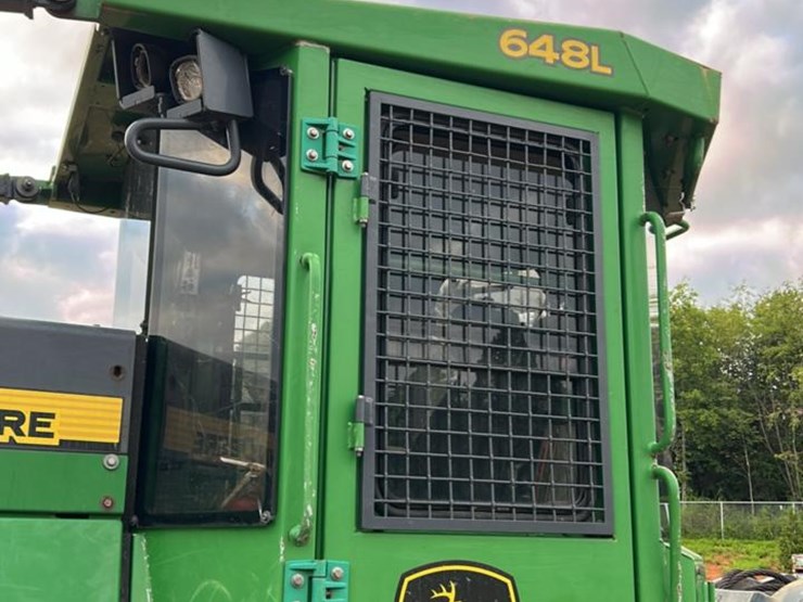 2018-deere-648l-image-21