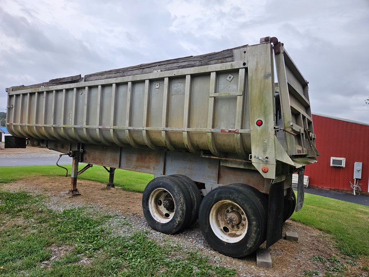 1977-fruehauf-28'-end-dump-image-10