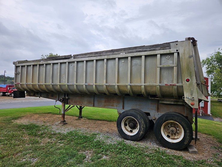 1977-fruehauf-28'-end-dump-image-9