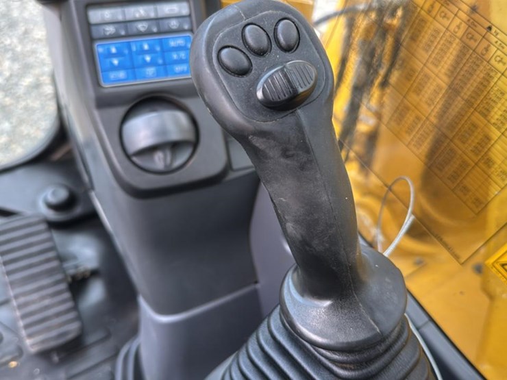 2022-komatsu-pc138-image-31