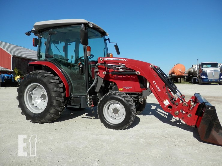 2019-massey-ferguson-1735m-image-2