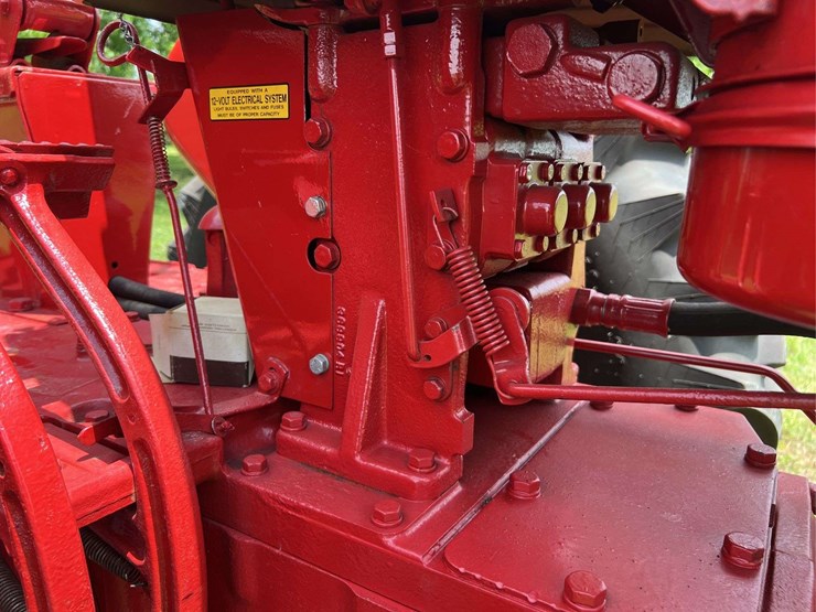farmall-560-lp-image-35