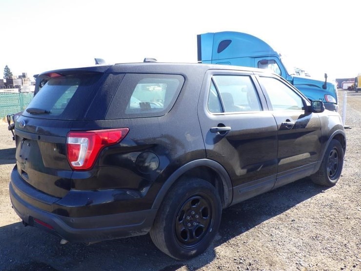 2019-ford-explorer-image-3