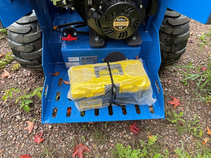 #8165-•-agt-skid-steer-loader-image-13