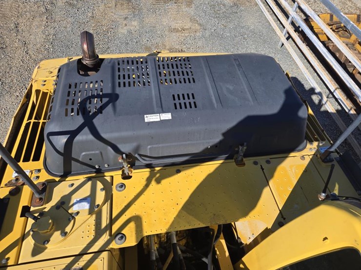 komatsu-pc210-lc-10-image-38