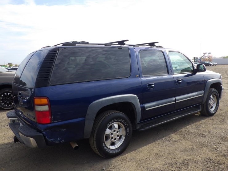 2002-chevrolet-suburban-image-3