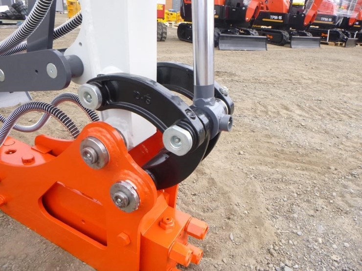 bttl-et15h-6-hydraulic-excavator-image-11