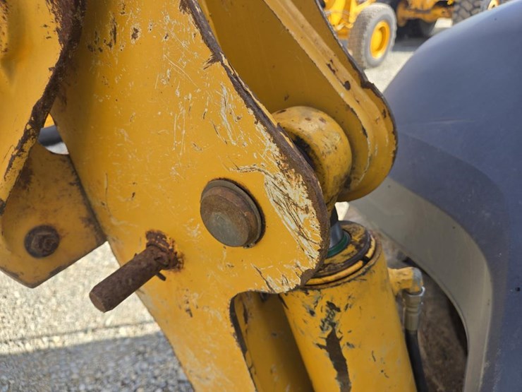 2015-deere-310sl-hl-image-36