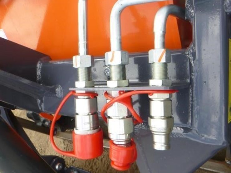 tpm-t460-skid-steer-track-loader-image-11