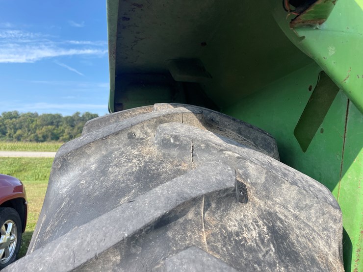 john-deere-4230-image-10