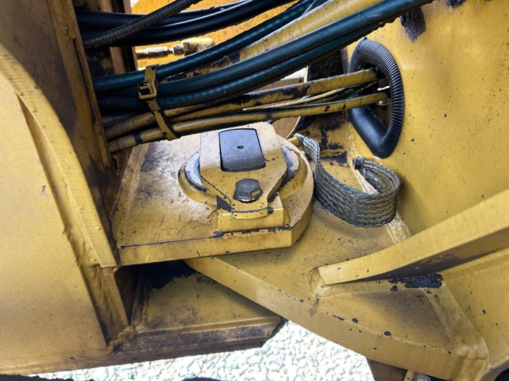 deere-770bh-image-60