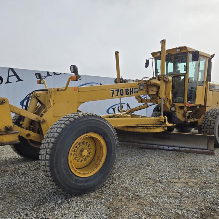 DEERE 770BH