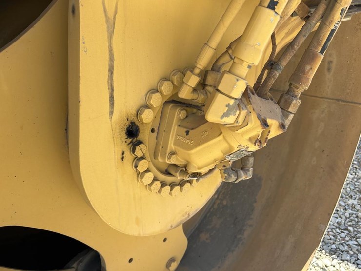 caterpillar-cb54-image-11