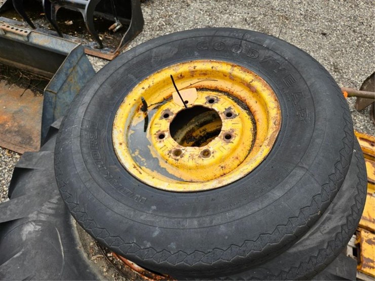 #2097-•-16.9-24-tires-&-rims-image-5