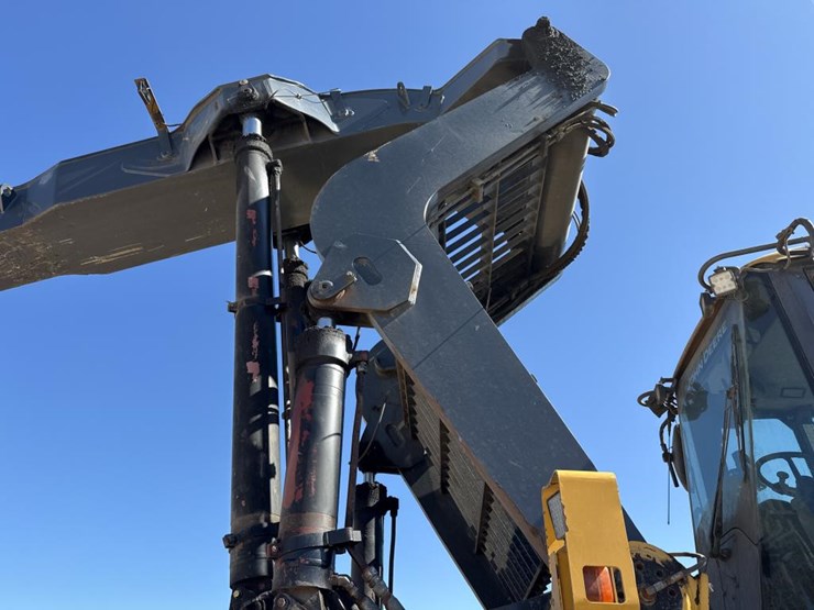 2018-deere-844k-image-40