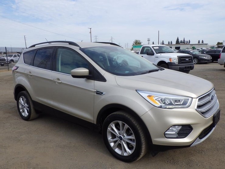 2017-ford-escape-image-2