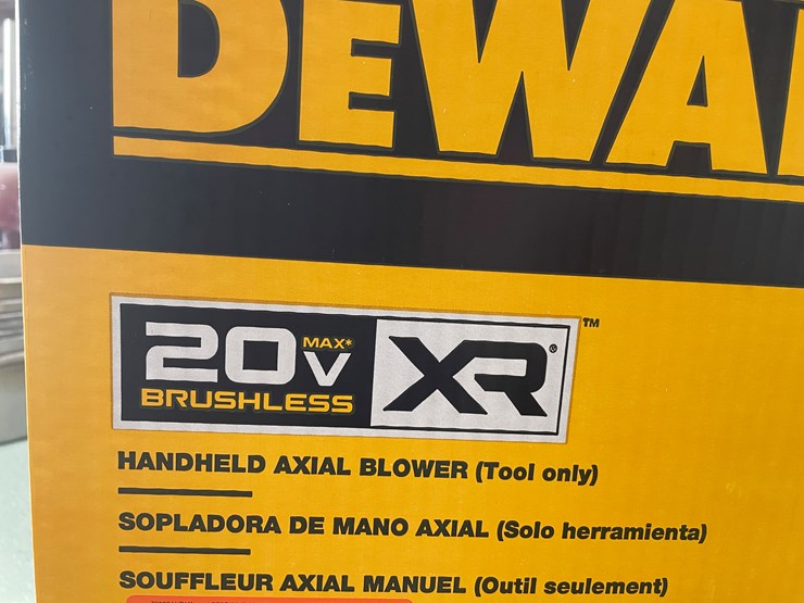 #6347-•-new-dewalt-20v-xr-axial-leaf-blower-image-2