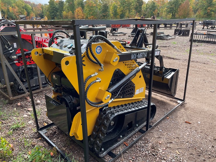 #8174-•-agt-compact-track-loader-image-4