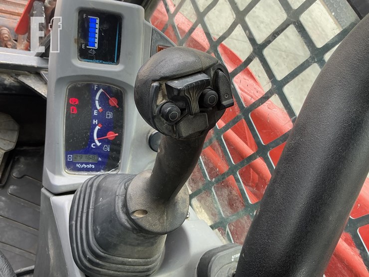 2017-kubota-svl95-2-image-19