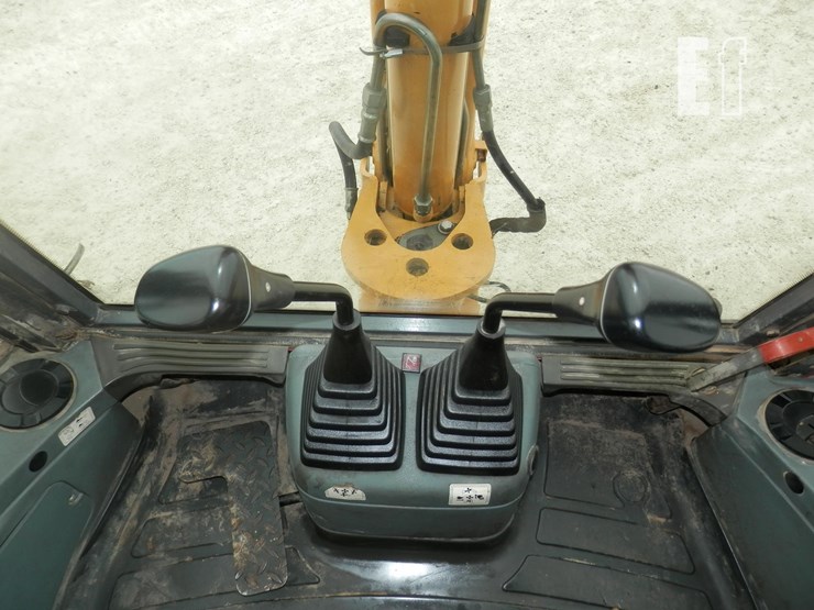 new-holland-555e-image-17