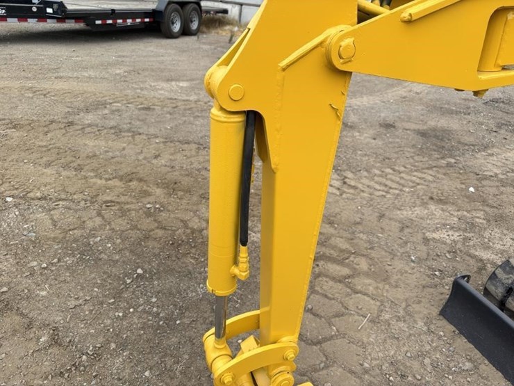 komatsu-pco8uu-1f-hydraulic-excavator-image-14