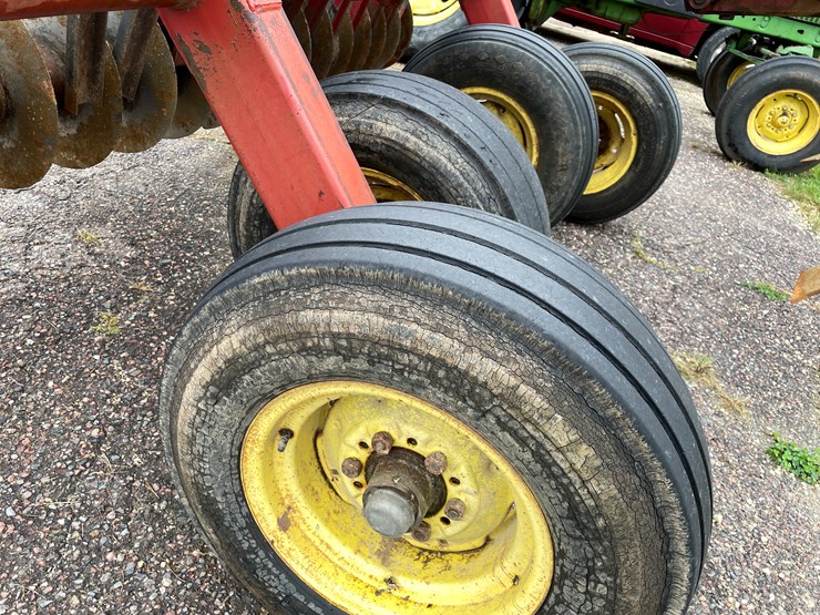 #1033-•-sunflower-chisel-plow-image-11