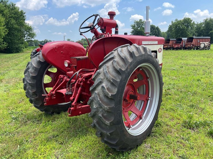 farmall-560-image-5