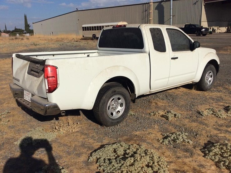 2016-nissan-frontier-image-5