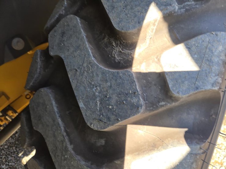 2019-deere-344l-image-64