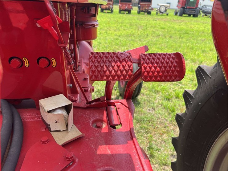 farmall-560-lp-image-59
