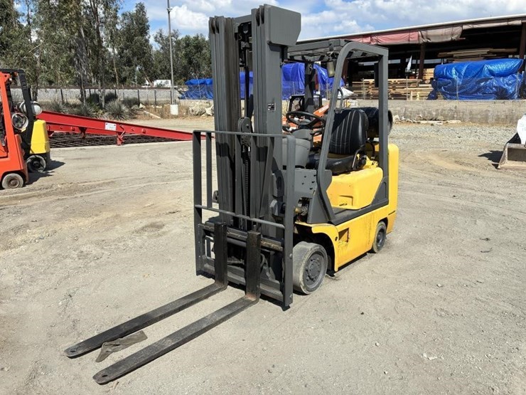 2004-komatsu-c30axps-forklift-image-1