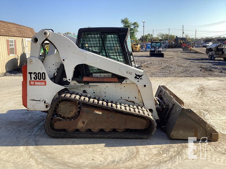 2008-bobcat-t300-image-5