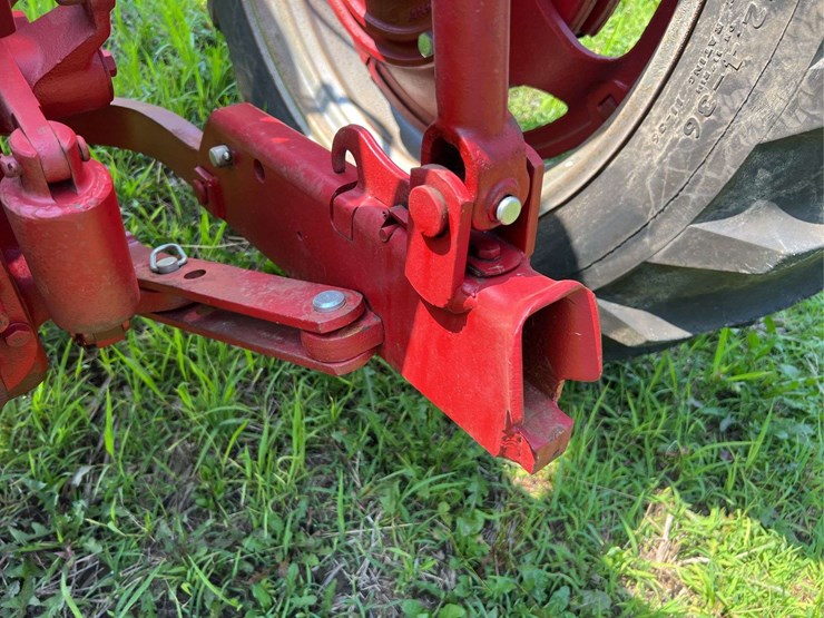 farmall-340-image-57