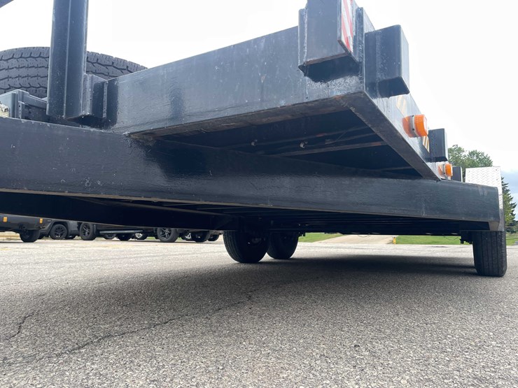 #1977-•-20'-tandem-axle-trailer-(has-wi-title)-image-40
