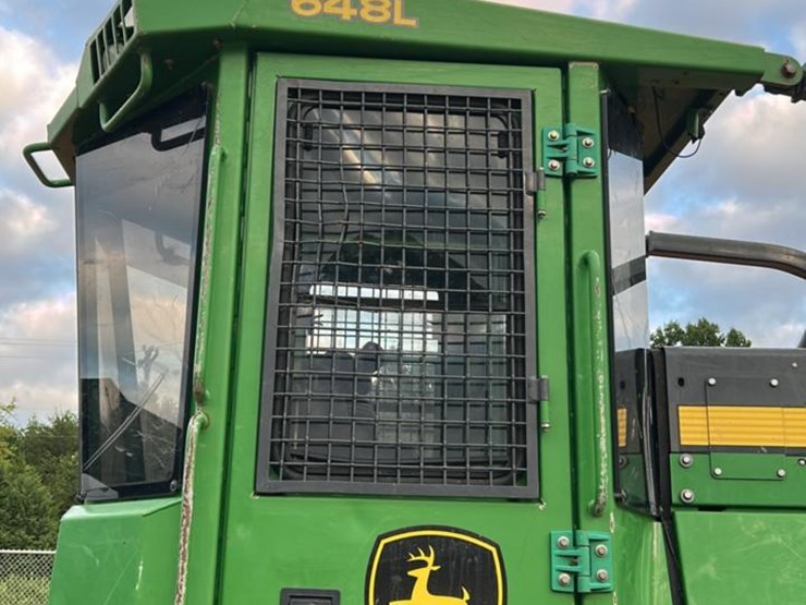 2018-deere-648l-image-17