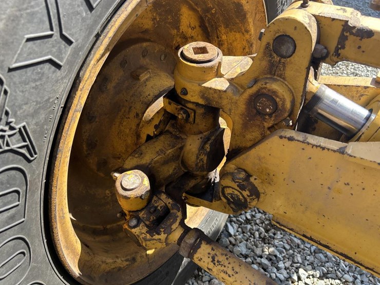 deere-770bh-image-21