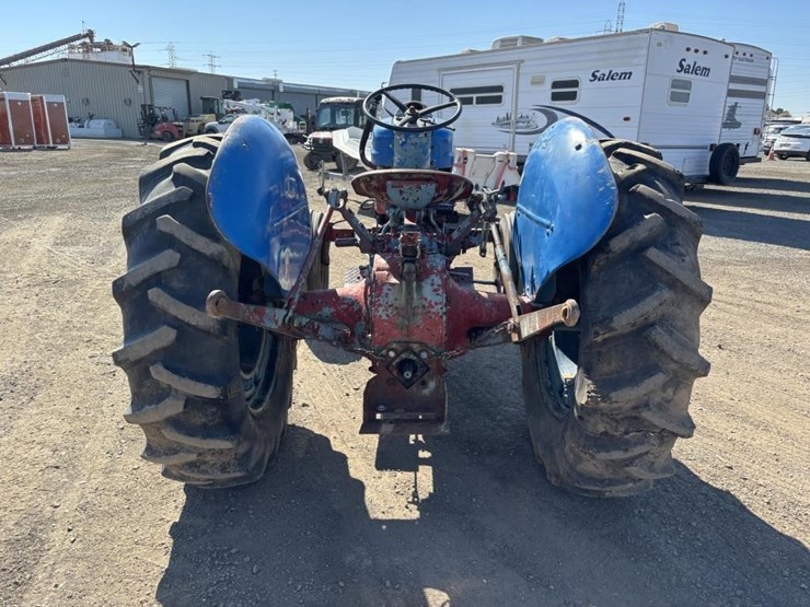 ford-tractor-image-8