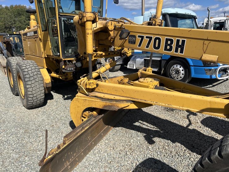 deere-770bh-image-29