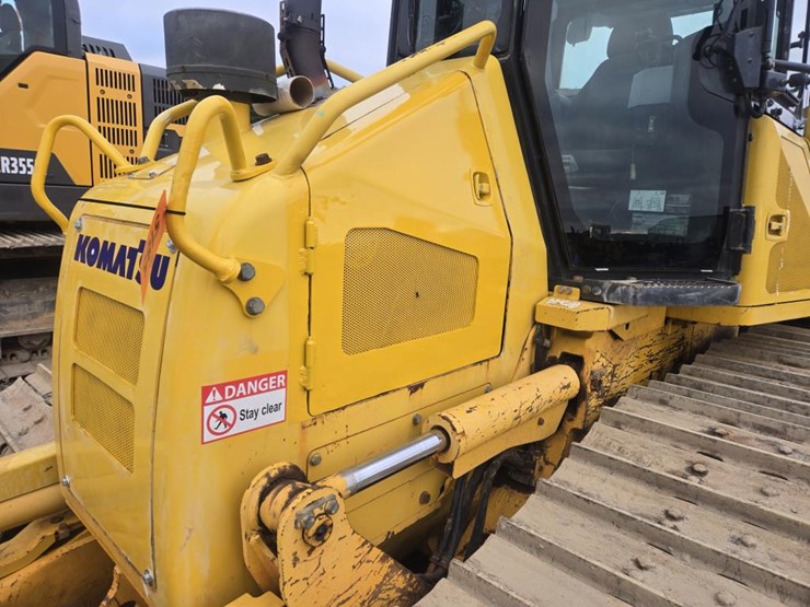 2014-komatsu-d51pxi-image-23