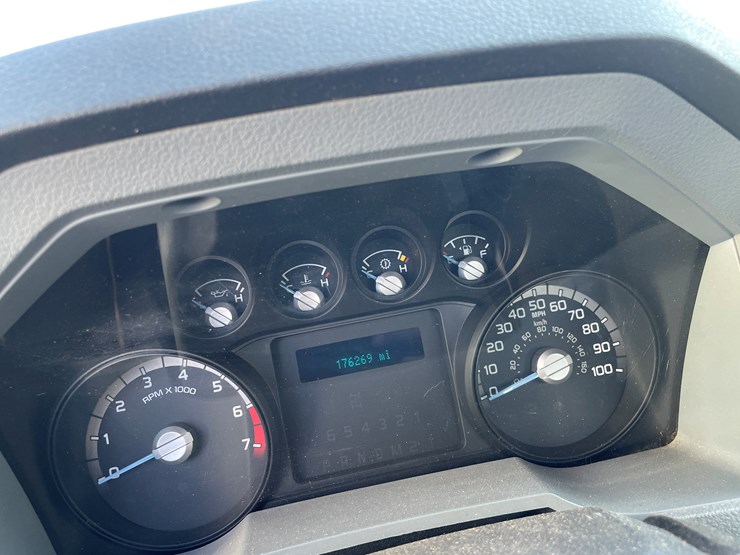 2011-ford-f350-xl-image-34