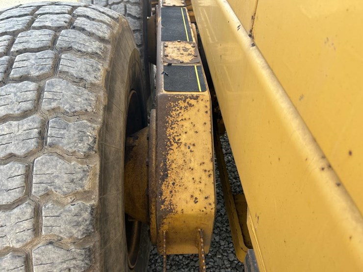 deere-770bh-image-61