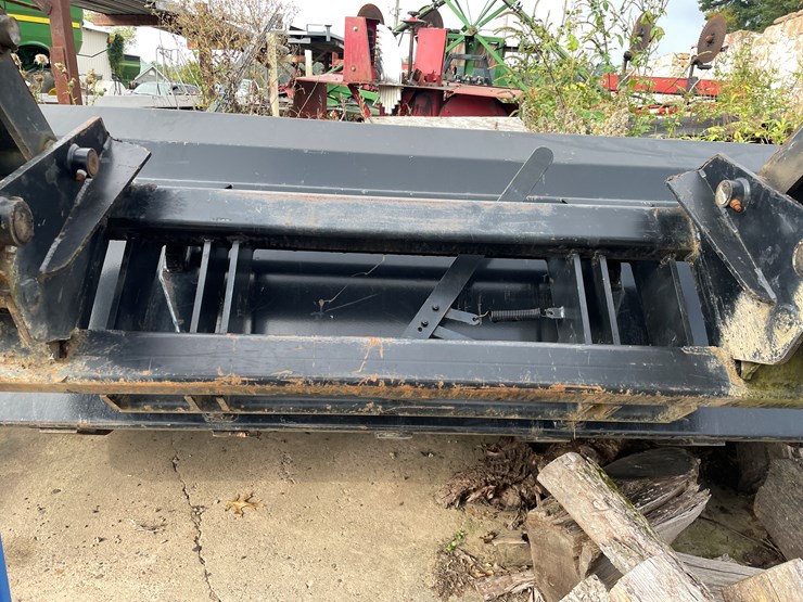 new-holland-92lb-image-9
