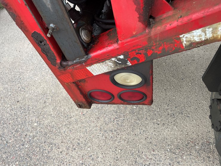 #1020-•-2002-moffett-piggy-back-forklift-image-16