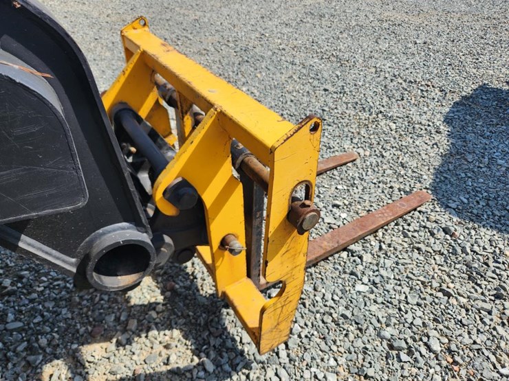 jcb-520-50-image-12