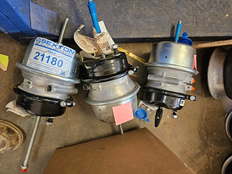 #21180-•-semi-brakes-image-1