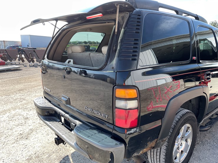 #1020-•-2005-chevy-tahoe-4x4-suv-(has-wi-title)-image-25