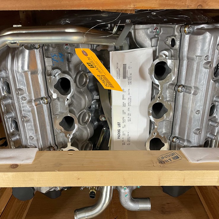 #5568 • Isuzu Crate Motor (F)