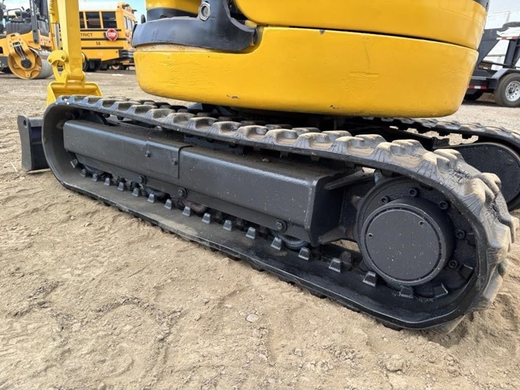 komatsu-pco8uu-1f-hydraulic-excavator-image-19